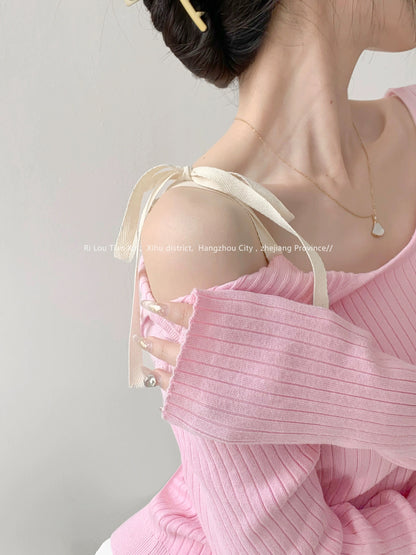 Street bell pepper asymmetrical strappy off-shoulder knitted bottoming shirt for women with slim design, short long-sleeved top