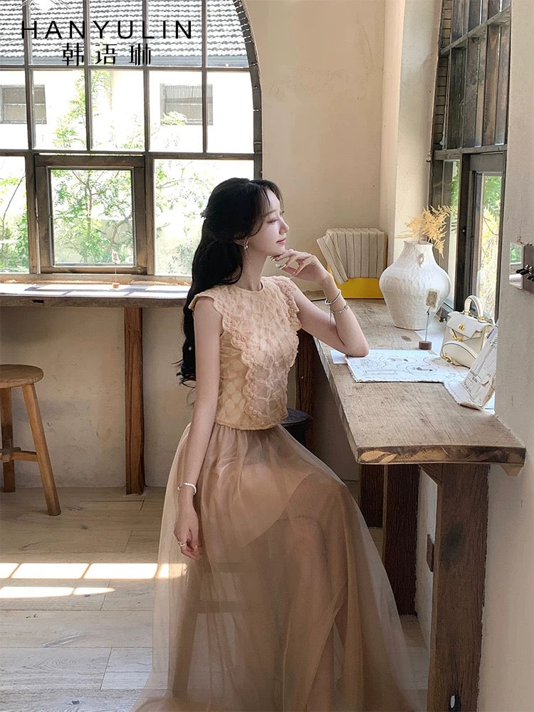 Han Yulin French-style 3D floral lace top and mesh skirt two-piece set for women, spring style.