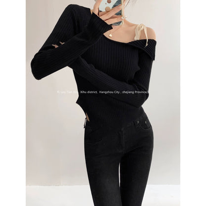 Street bell pepper asymmetrical strappy off-shoulder knitted bottoming shirt for women with slim design, short long-sleeved top