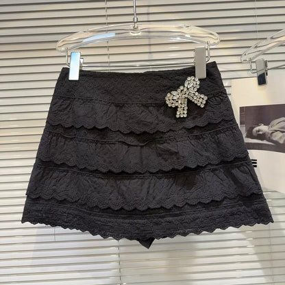 Popular online style, 2025 autumn new arrival, sweet rhinestone bow brooch, wavy hem short skirt/middle skirt.
