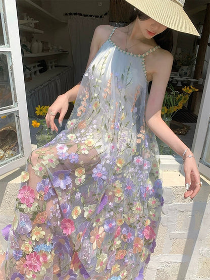Han Yulin's exquisite 3D floral Mori-style halter maxi dress, romantic and ethereal for vacation.
