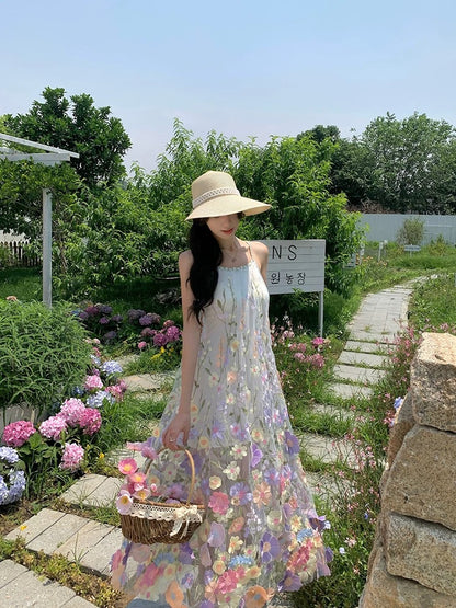 Han Yulin's exquisite 3D floral Mori-style halter maxi dress, romantic and ethereal for vacation.