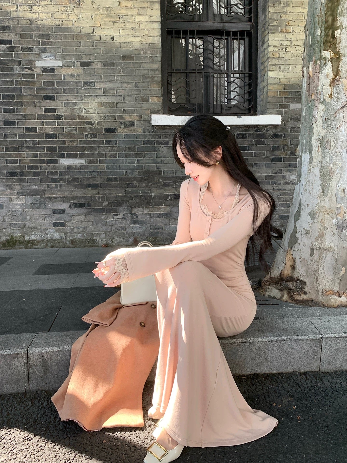 Han Yulin/High-elastic knit lace halter neck faux two-piece fishtail dress, spring slim fit elegant long dress
