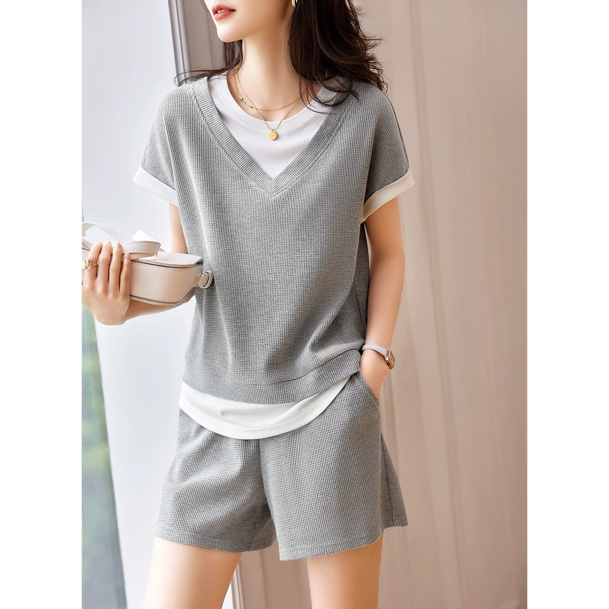 XWI/Xinwei casual suit women's 2024 summer new loose and comfortable fake two-piece T-shirt shorts two-piece set