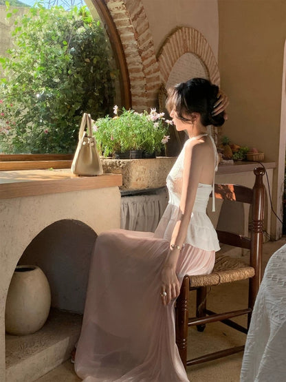 Han Yulin's French-style romantic satin maxi skirt with cutout camisole top: a complete spring-themed outfit.