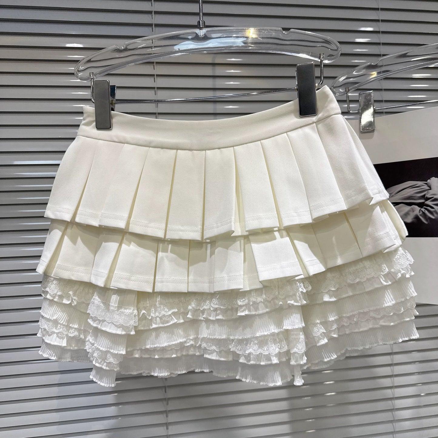 Popular online style, 2025 autumn new sweet and innocent style pleated lace-lined tiered skirt, cake skirt, midi skirt