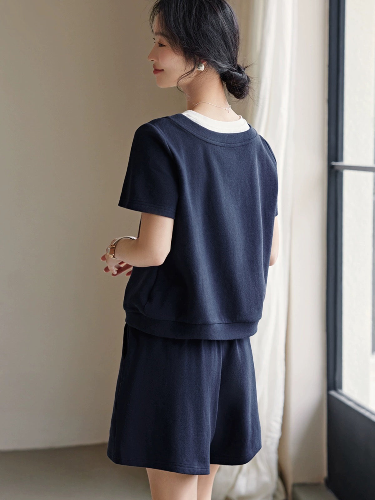 XWI/Xinwei contrasting color splicing design T-shirt suit women's summer casual loose slimming short-sleeved shorts two-piece set