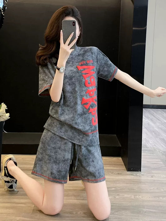 Gray floral print short-sleeved sports suit for women summer 2025 age-reducing stylish casual fashion shorts two-piece set slimming