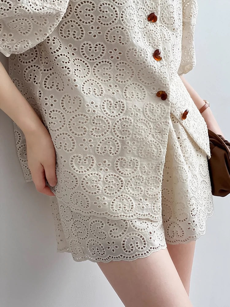 Xiaoxiangfeng French shorts suit for women, summer lace crocheted puff sleeve top, wide-leg pants, casual and fashionable two-piece set
