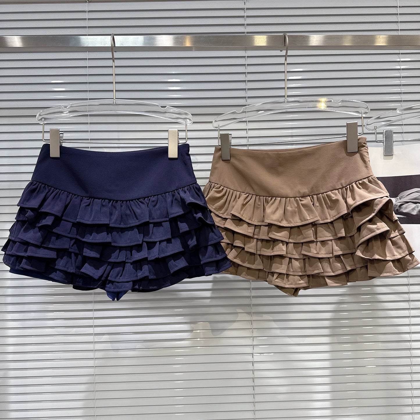 Popular online style, 2025 autumn new sweet and elegant multi-layered pleated ruffle high-waisted cake skirt for women.