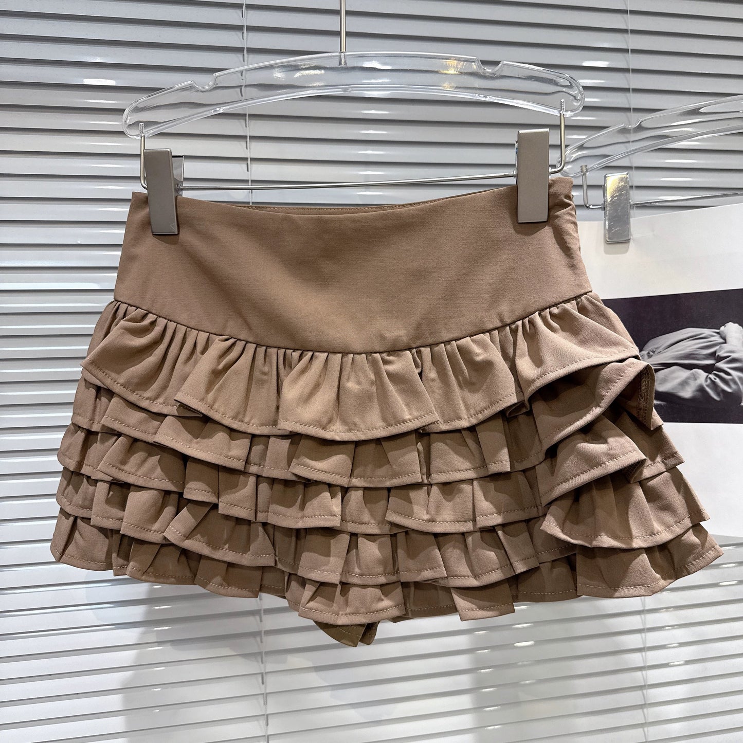 Popular online style, 2025 autumn new sweet and elegant multi-layered pleated ruffle high-waisted cake skirt for women.