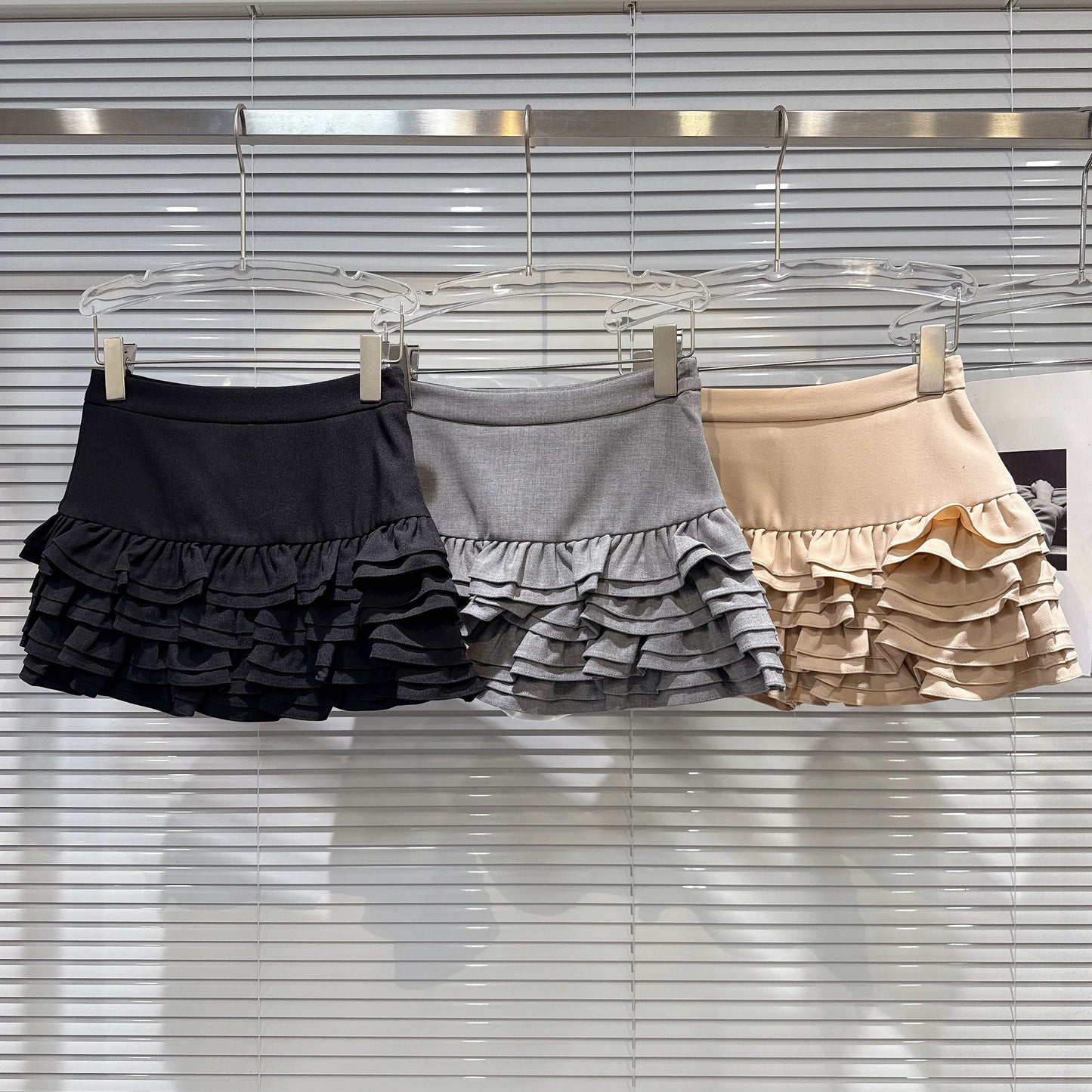 Popular online style, 2025 autumn new sweet girl multi-layered pleated anti-exposure tulip skirt cake skirt half skirt