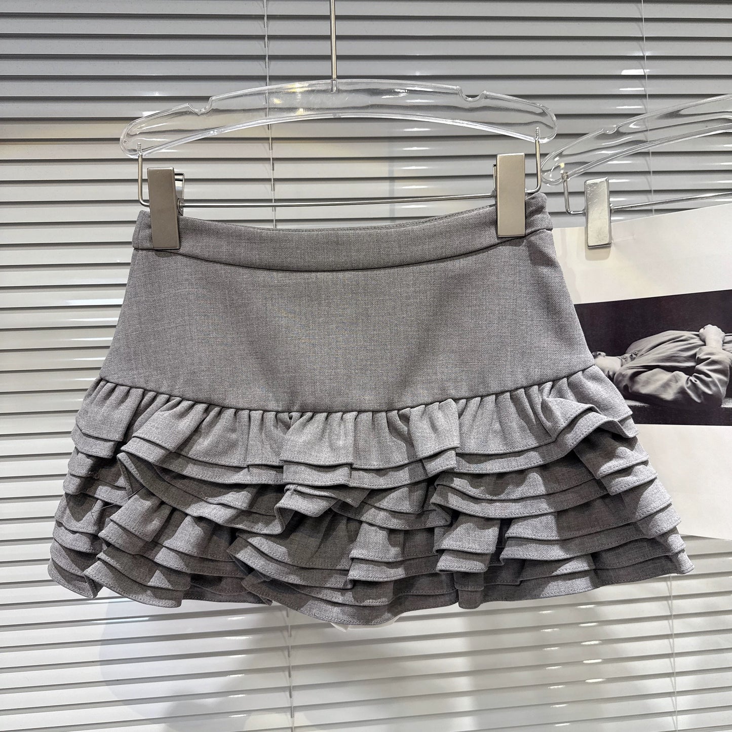 Popular online style, 2025 autumn new sweet girl multi-layered pleated anti-exposure tulip skirt cake skirt half skirt