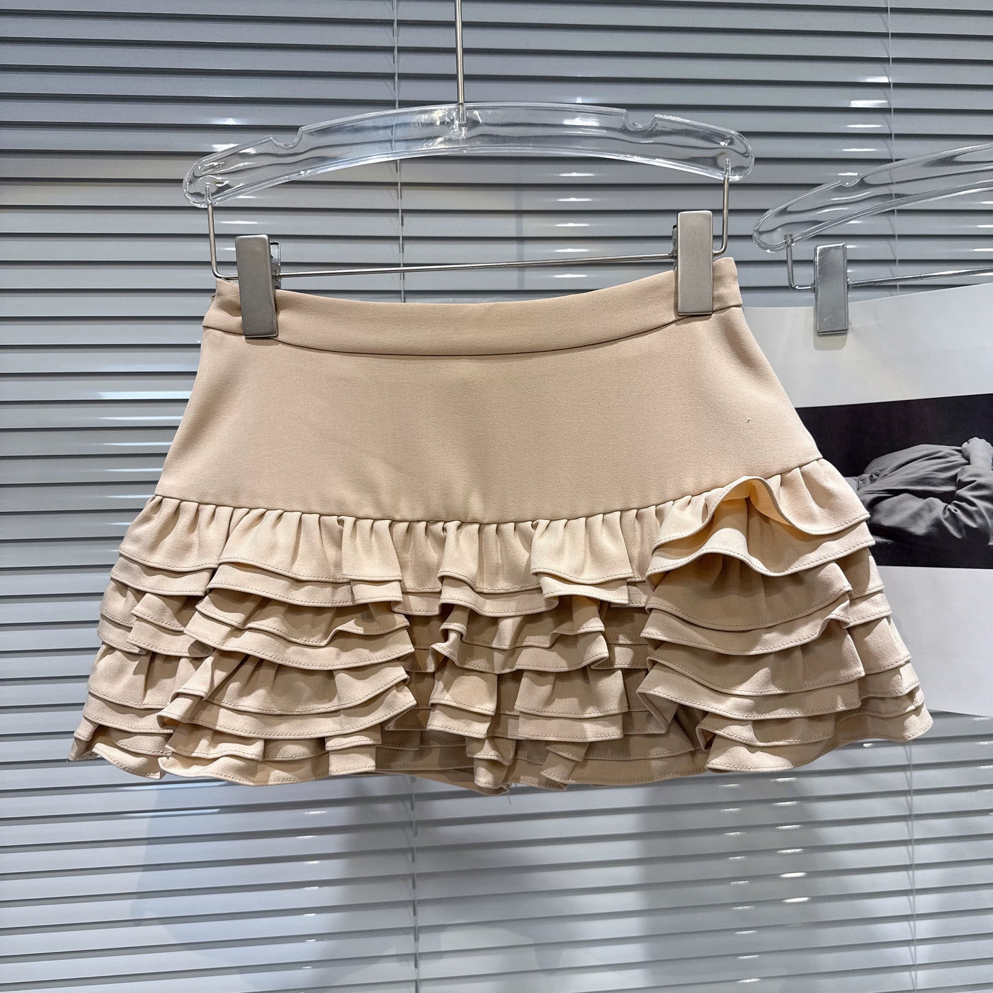 Popular online style, 2025 autumn new sweet girl multi-layered pleated anti-exposure tulip skirt cake skirt half skirt