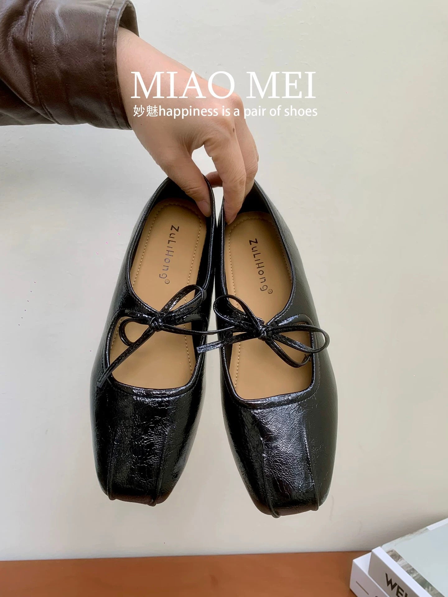 French retro bow-embellished Mary Jane shoes for women, new spring/autumn 2026 style, apricot color, low-cut single shoes.