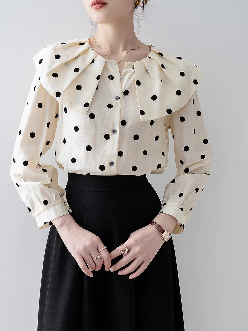 Apricot polka dot doll collar shirt 2024 early spring new women's top design niche French chiffon shirt