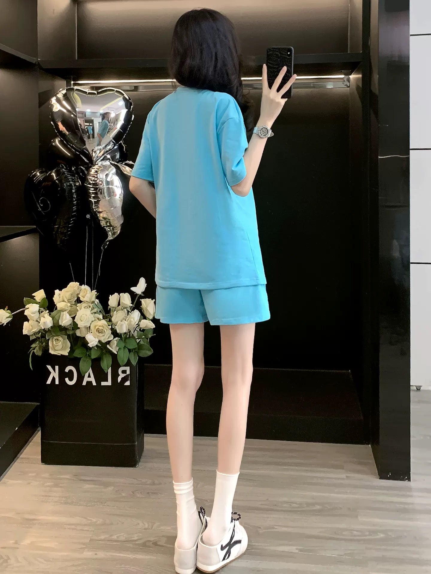 Casual sports short-sleeved suit for women summer 2025 loose trendy shorts two-piece suit fashionable age-reducing slimming running