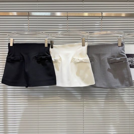 Popular online style, 2025 autumn new arrival, elegant and sophisticated high-waisted A-line mini skirt with 3D bow design.