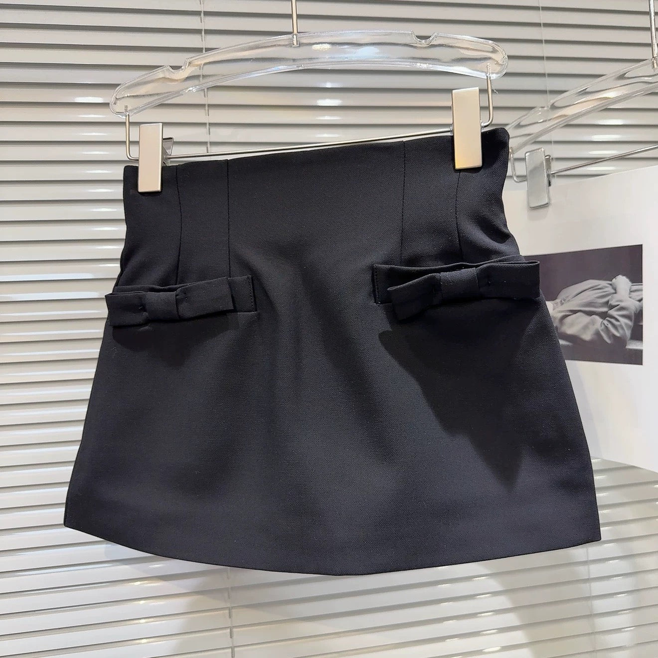 Popular online style, 2025 autumn new arrival, elegant and sophisticated high-waisted A-line mini skirt with 3D bow design.