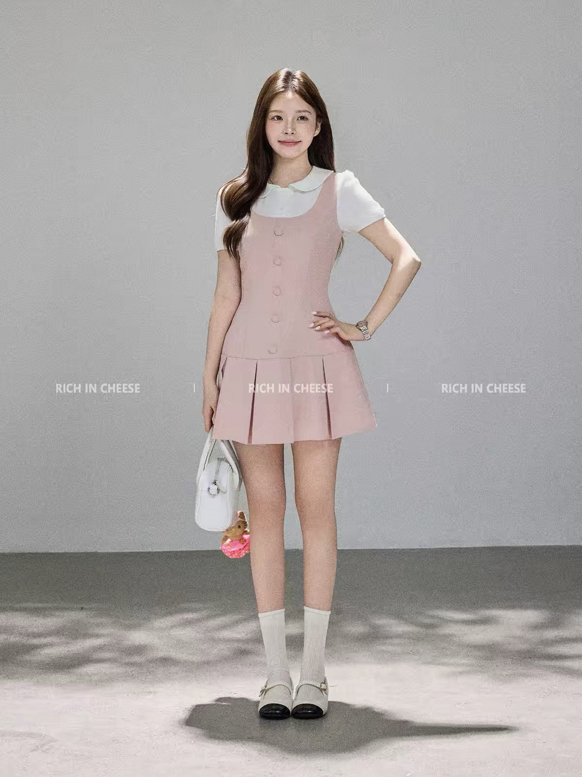 Jinchuanchuan Holiday Collection: A gentle, youthful, and flattering "faux-layered" waist-cinching dress featuring a summery Korean preppy style.