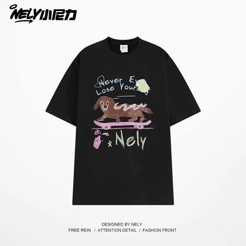 NELY Little Nelly Skateboard Dog Japanese Street Dachshund Puppy Printed Short Sleeve Men and Women Loose Couple T-Shirt