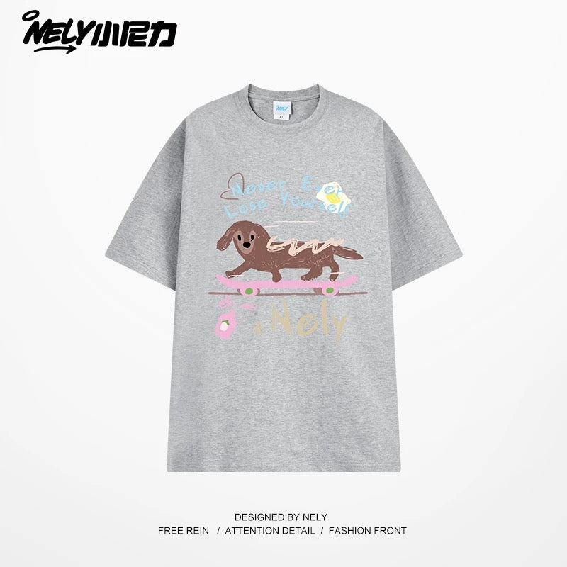 NELY Little Nelly Skateboard Dog Japanese Street Dachshund Puppy Printed Short Sleeve Men and Women Loose Couple T-Shirt