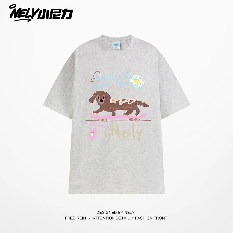NELY Little Nelly Skateboard Dog Japanese Street Dachshund Puppy Printed Short Sleeve Men and Women Loose Couple T-Shirt