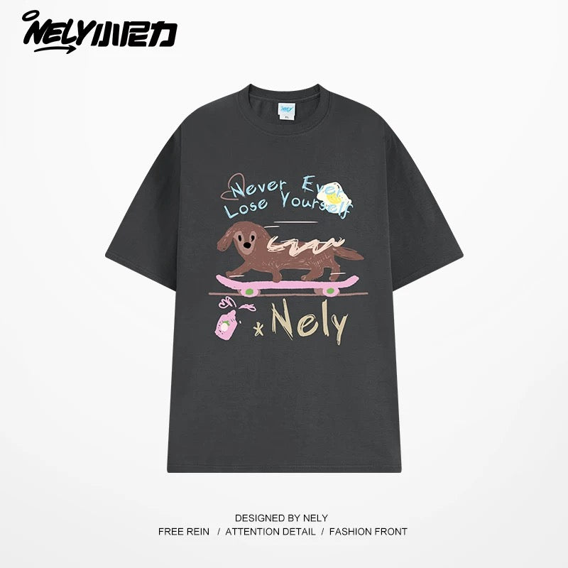 NELY Little Nelly Skateboard Dog Japanese Street Dachshund Puppy Printed Short Sleeve Men and Women Loose Couple T-Shirt