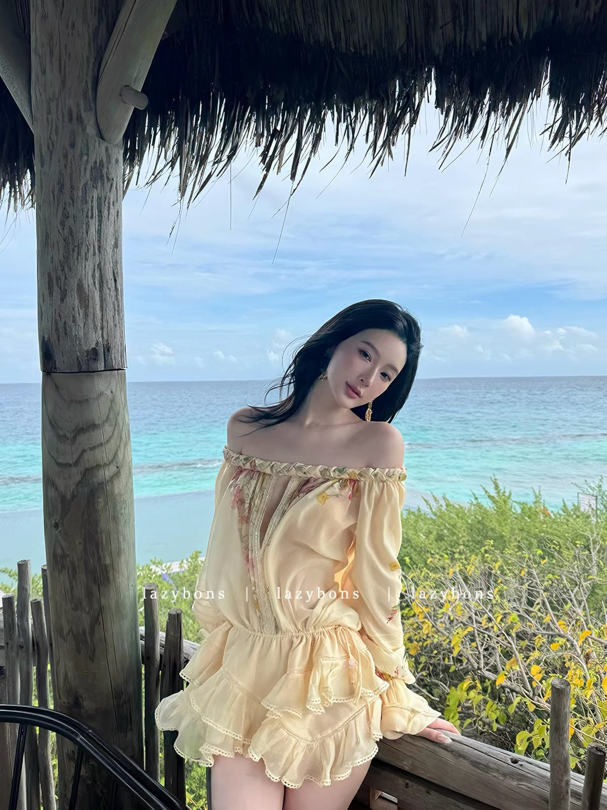 Women's off-shoulder long-sleeve dress—new summer style featuring a chic seaside vacation vibe, tiered print design, and a petite-friendly short cut