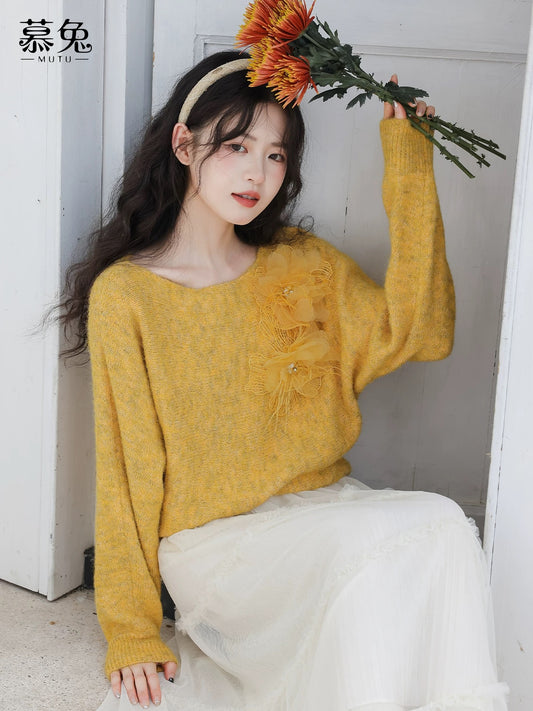 MuTu elegant purple 3D floral long-sleeved sweater for women, 2025 winter new style, chic loose fit, slimming knit top.