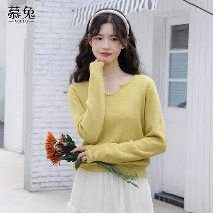 MuTu Petite Loose-fitting Sweater for Women, 2025 Winter New Style, Unique Design, Niche Long-sleeved Knitwear Top