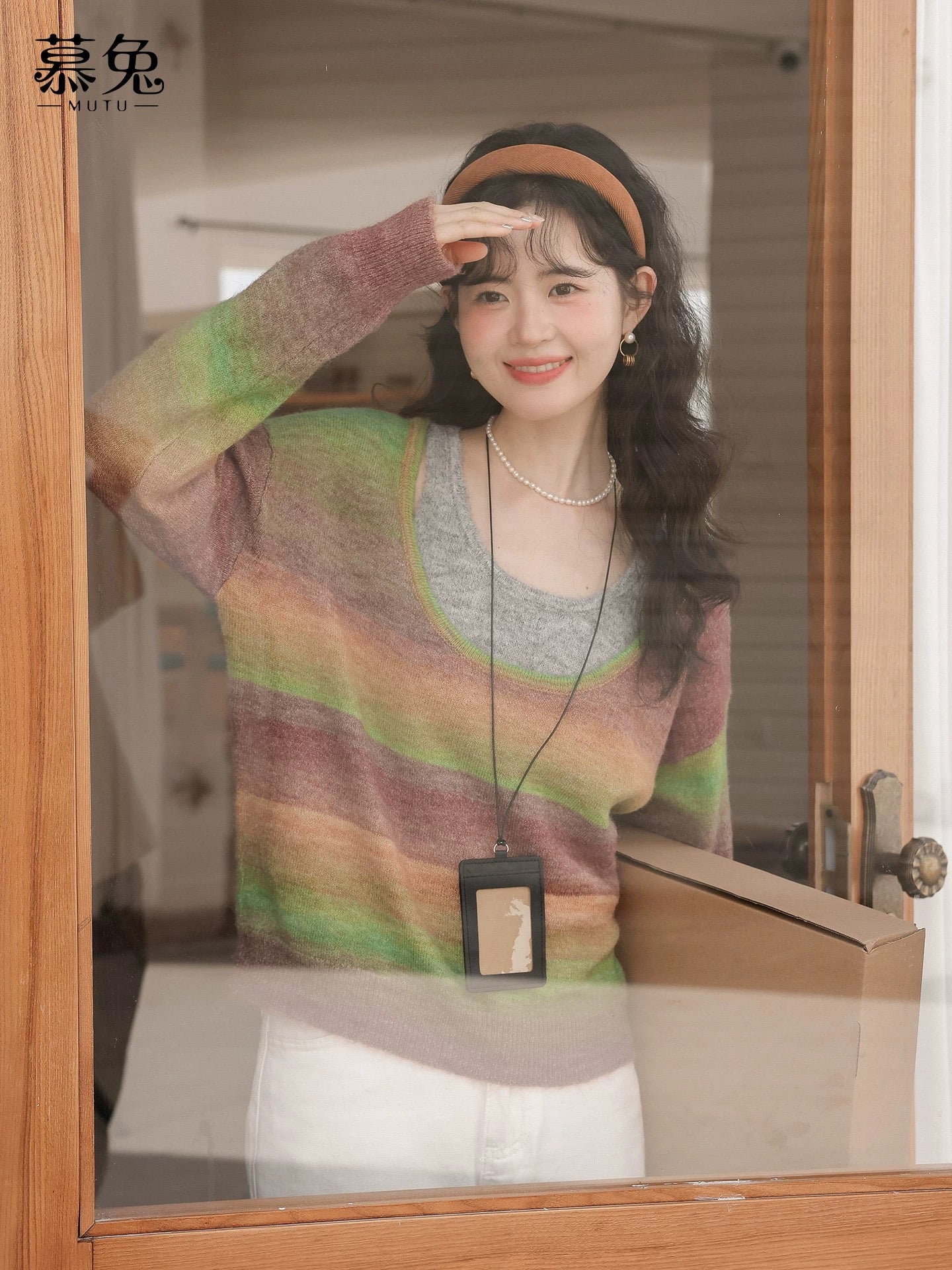 MuTu gradient color patchwork faux two-piece sweater for women, 2025 autumn and winter new style, loose and lazy style, soft and cozy knitted top.