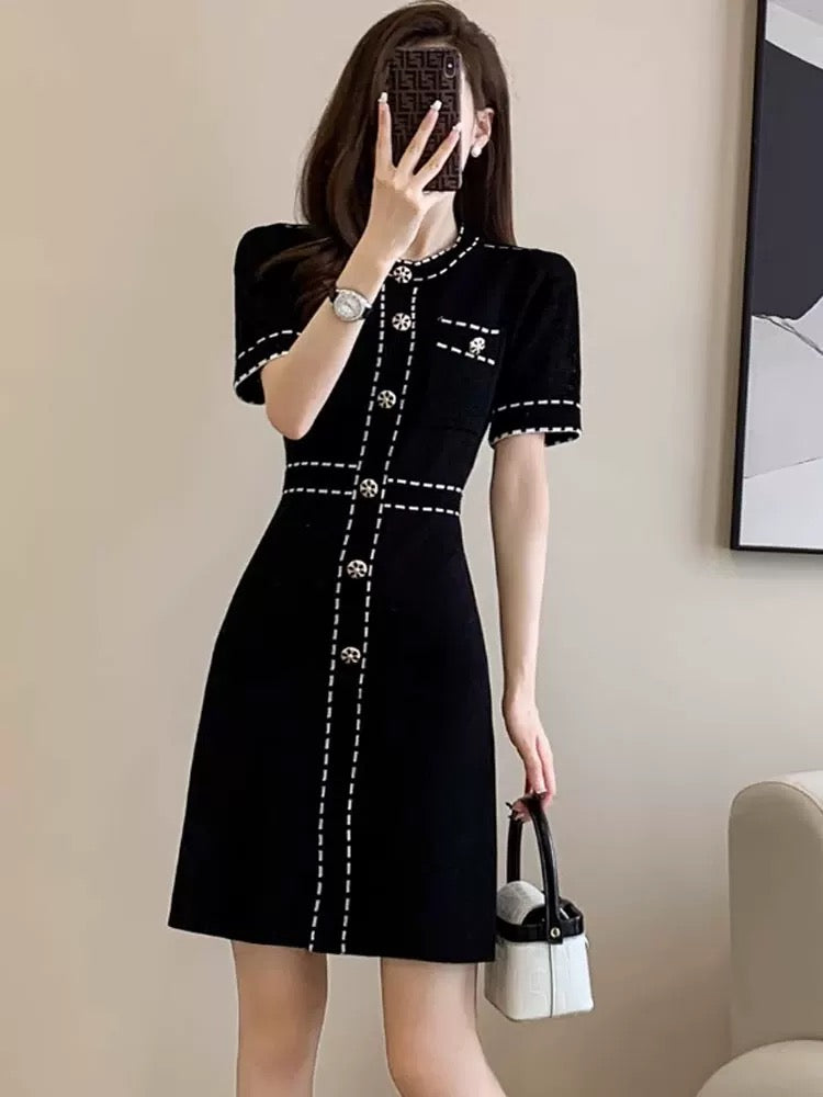 Black small fragrant style round neck short-sleeved dress for women in summer small temperament high-end single-breasted knitted skirt