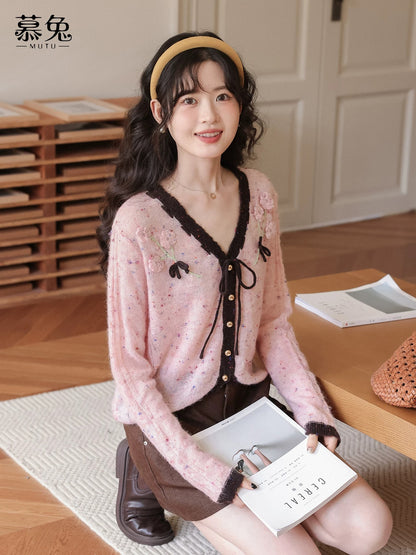 MuTu Sweet V-neck Color Block Long-sleeved Cardigan Sweater for Women, 2025 Autumn New Style, Unique Three-dimensional Floral Knitted Top