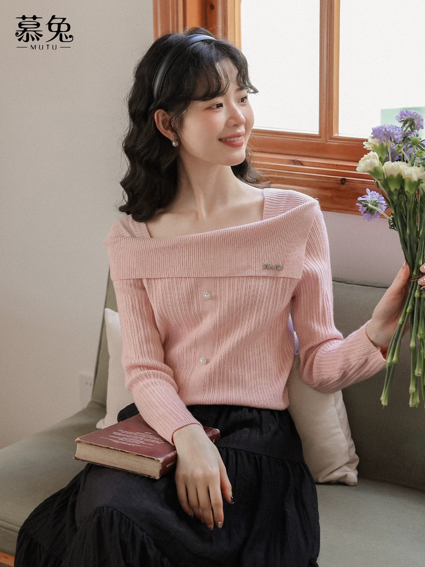 MuTu Sweet Pink Square Neck Long Sleeve Knitted T-Shirt for Women, Autumn 2025 New Style, Elegant Slim Fit, Slit Top