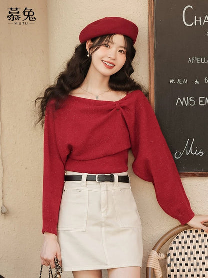 Mutu French-style asymmetrical neckline knitted camisole tank top for women, new autumn 2025 style, layered sweater top two-piece set.