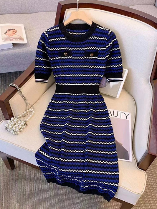 Discounted cut-off label tail single temperament small fragrance versatile French striped high-end slim knitted dress summer women