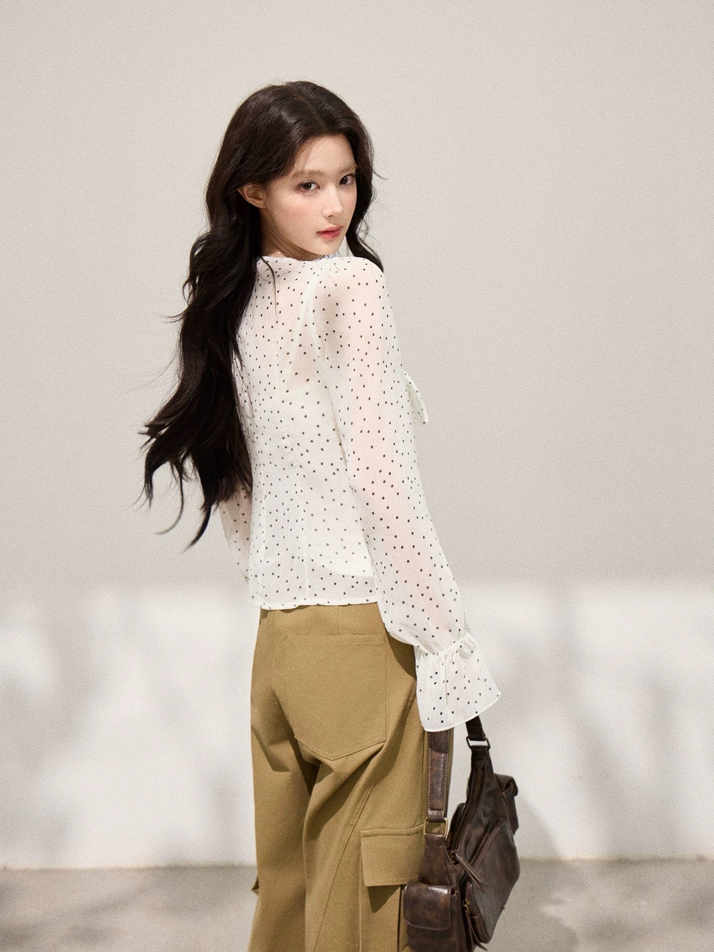 Xie Burou, Ruffled V-neck Polka Dot Chiffon Blouse for Women, Spring Style, Korean Slim Fit, Fashionable and Versatile Top