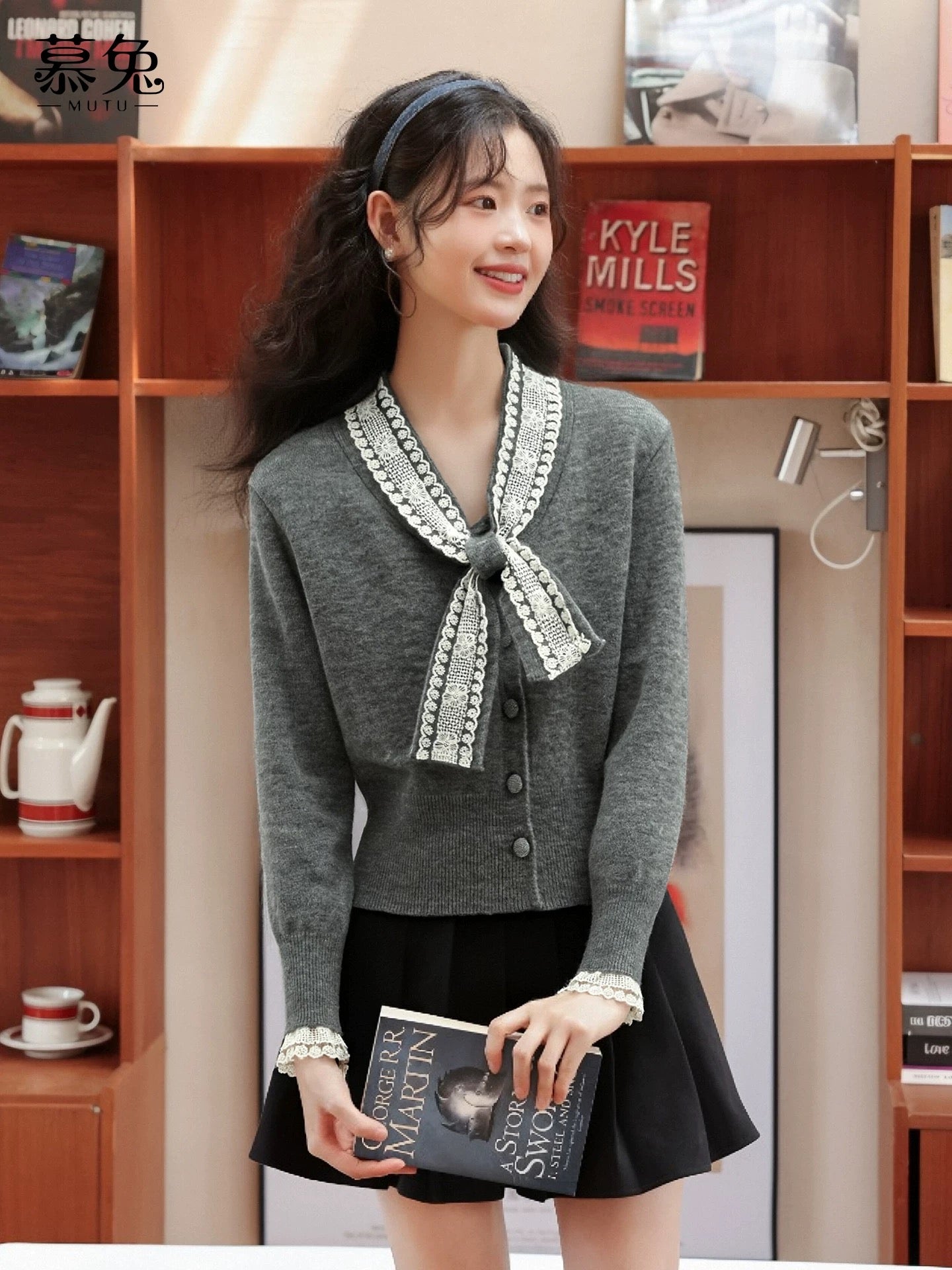 MuTu French-style Pink Sweater for Women, 2025 Winter New Arrival, Gentle Bow Knitted Long-sleeved Top