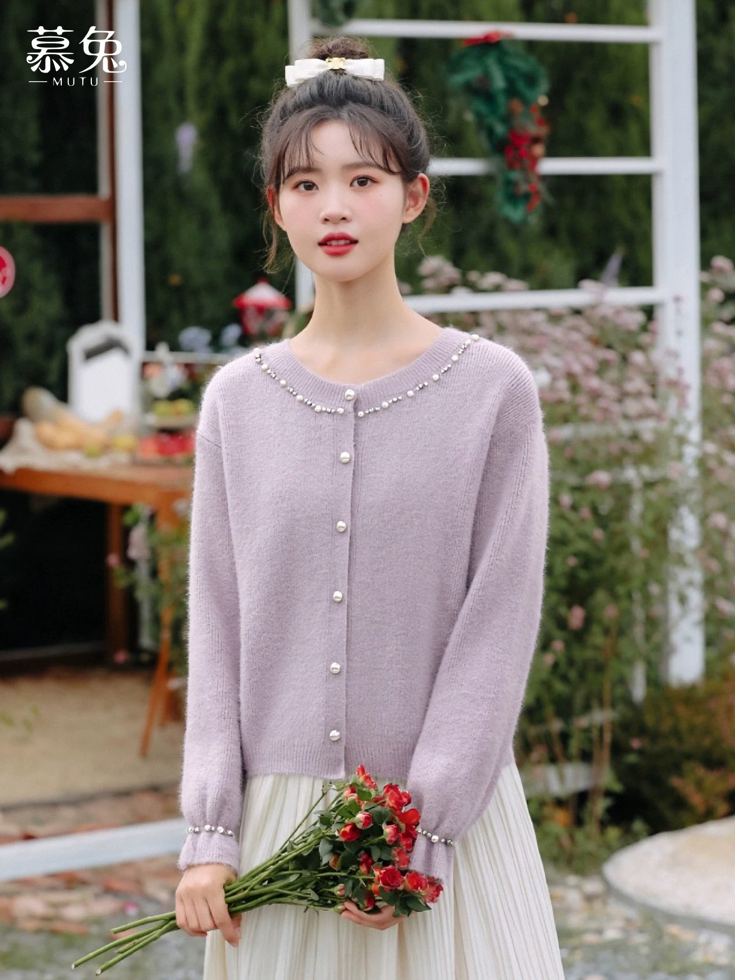 Mutu French-style heavy-duty beaded sweater for women, 2025 winter new style, petite, loose long-sleeved knitted cardigan top