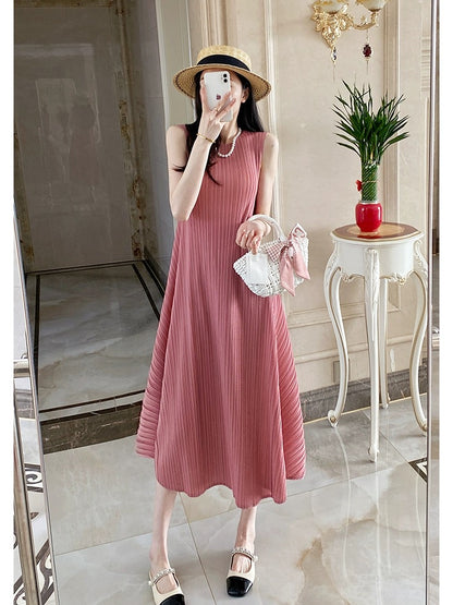 High-end and elegant French pleated dress with large hem 2024 summer drape sleeveless vest dress bottoming long skirt