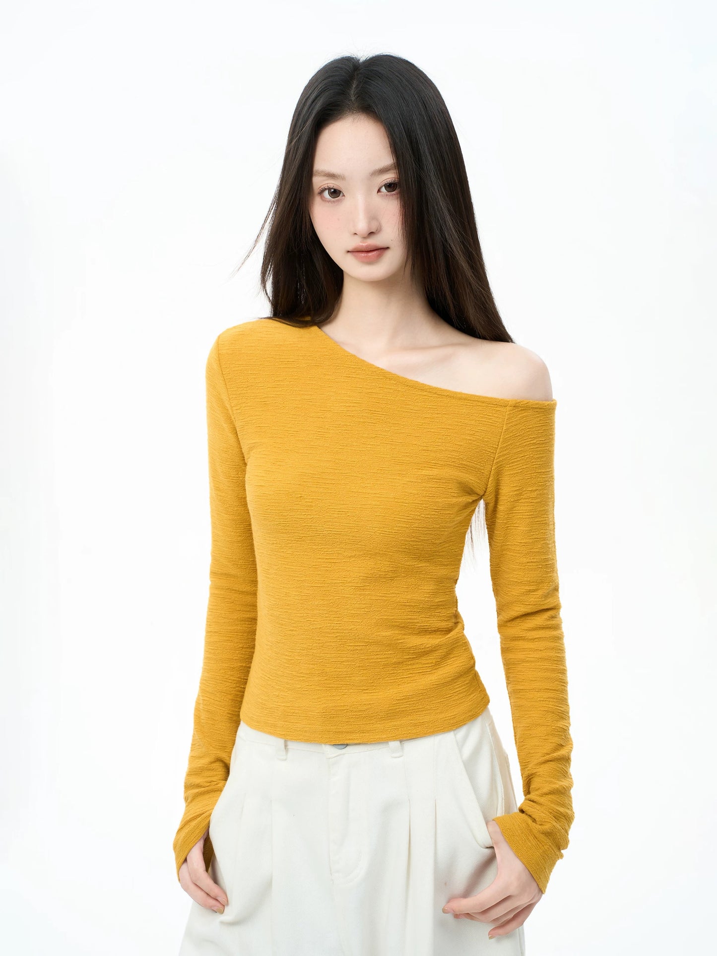 iiiamX Early Autumn Yellow Off-Shoulder Long-Sleeve T-Shirt for Women, Autumn Off-Shoulder Slim Fit Innerwear, Sexy Girl Top, 2025 New Style