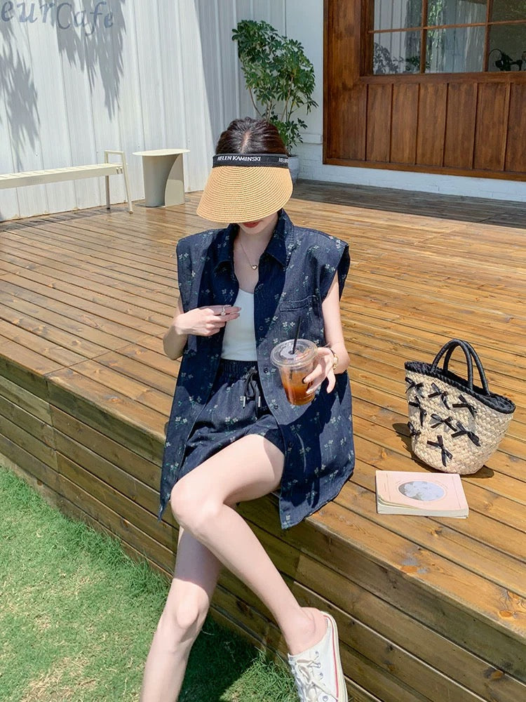 Street fashionable denim suit pants for women summer 2024 new style, this year's popular and stylish vest and shorts two-piece set