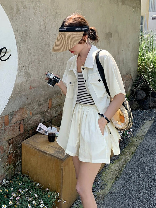 This year's popular fashion casual suits for women in summer 2024 new complete sets with suspenders cardigan shorts three-piece set