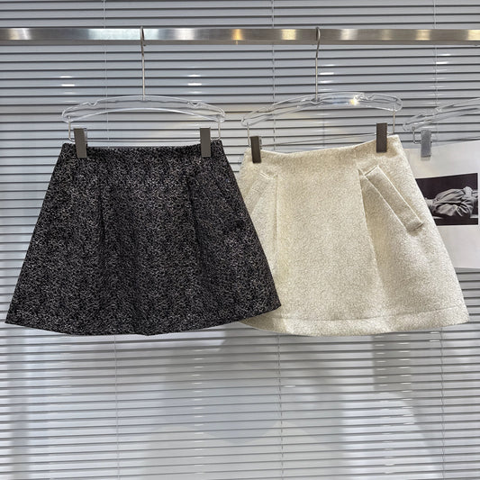 Popular online style, 2025 Autumn New Arrival, Elegant and Sophisticated Gold Jacquard Fabric Side Pocket Umbrella Skirt, Mini Skirt