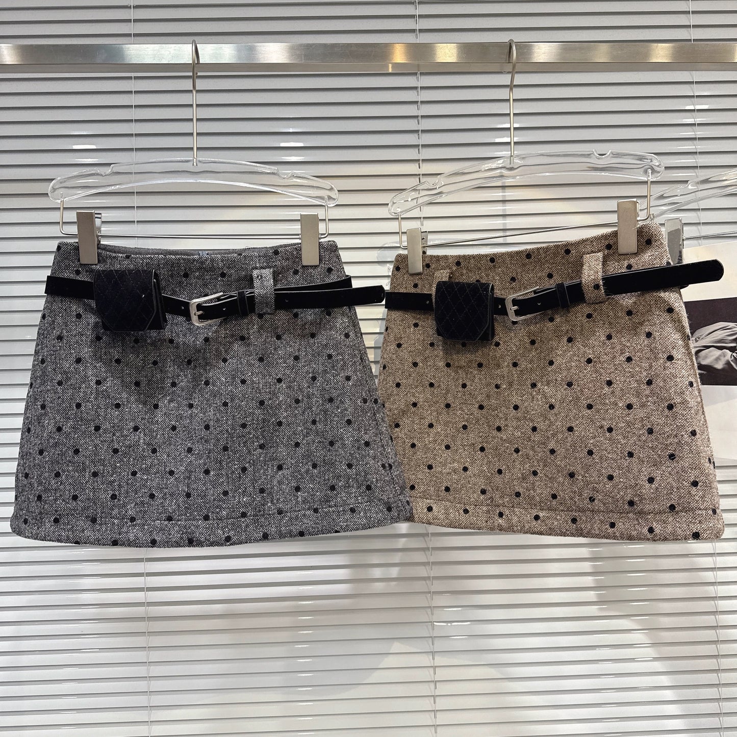 Popular online style, 2025 winter new arrival, Chanel-inspired polka dot wool mini skirt, suede waist bag and belt, A-line skirt.