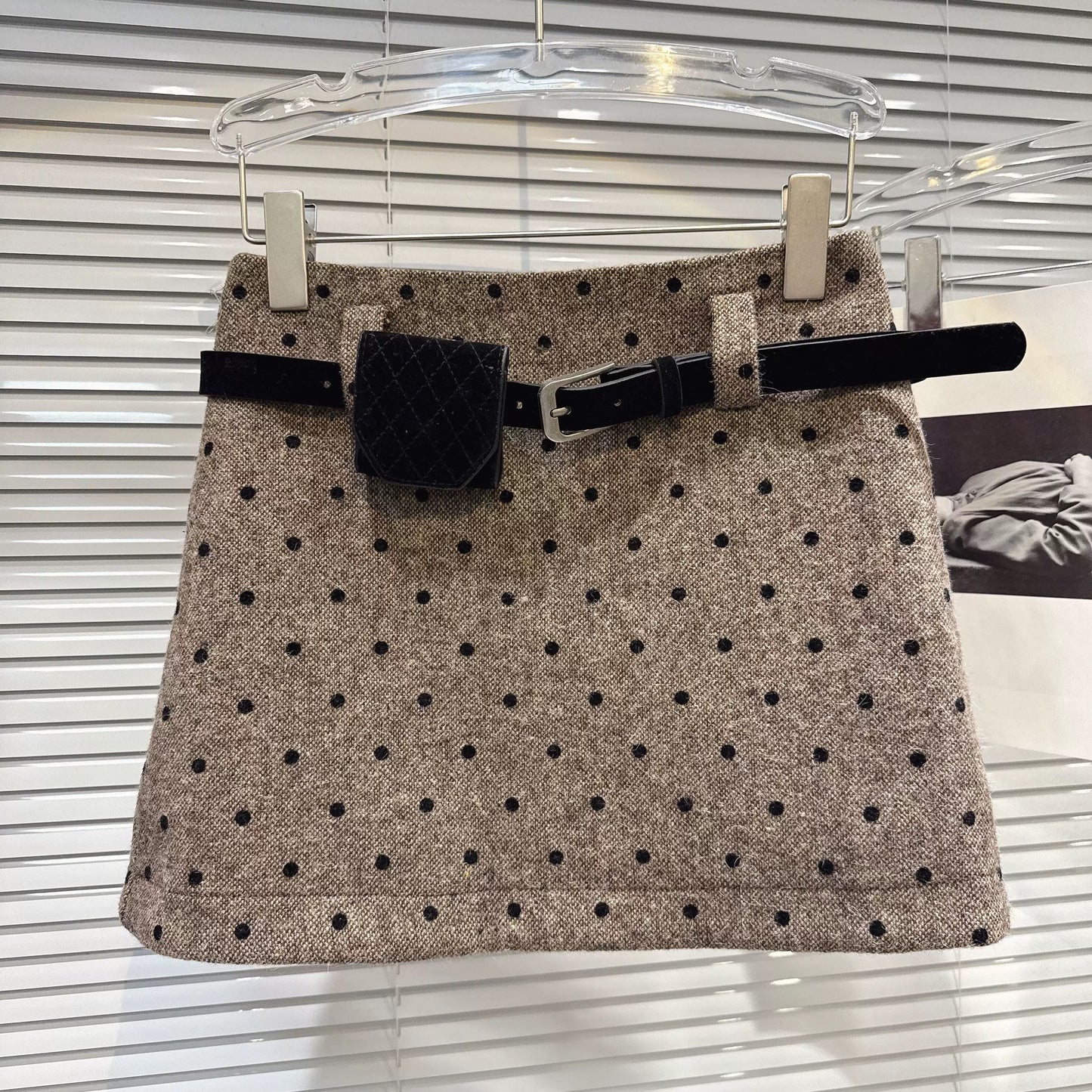 Popular online style, 2025 winter new arrival, Chanel-inspired polka dot wool mini skirt, suede waist bag and belt, A-line skirt.