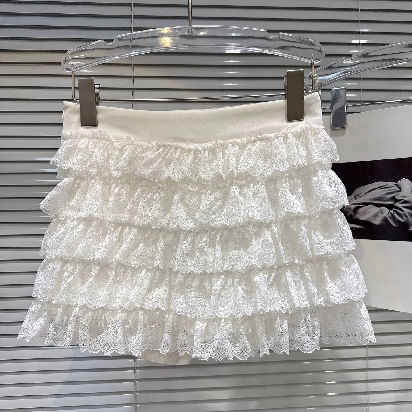 Popular online style, 2025 autumn new French sweet multi-layered pleated lace short skirt, cake skirt, midi skirt