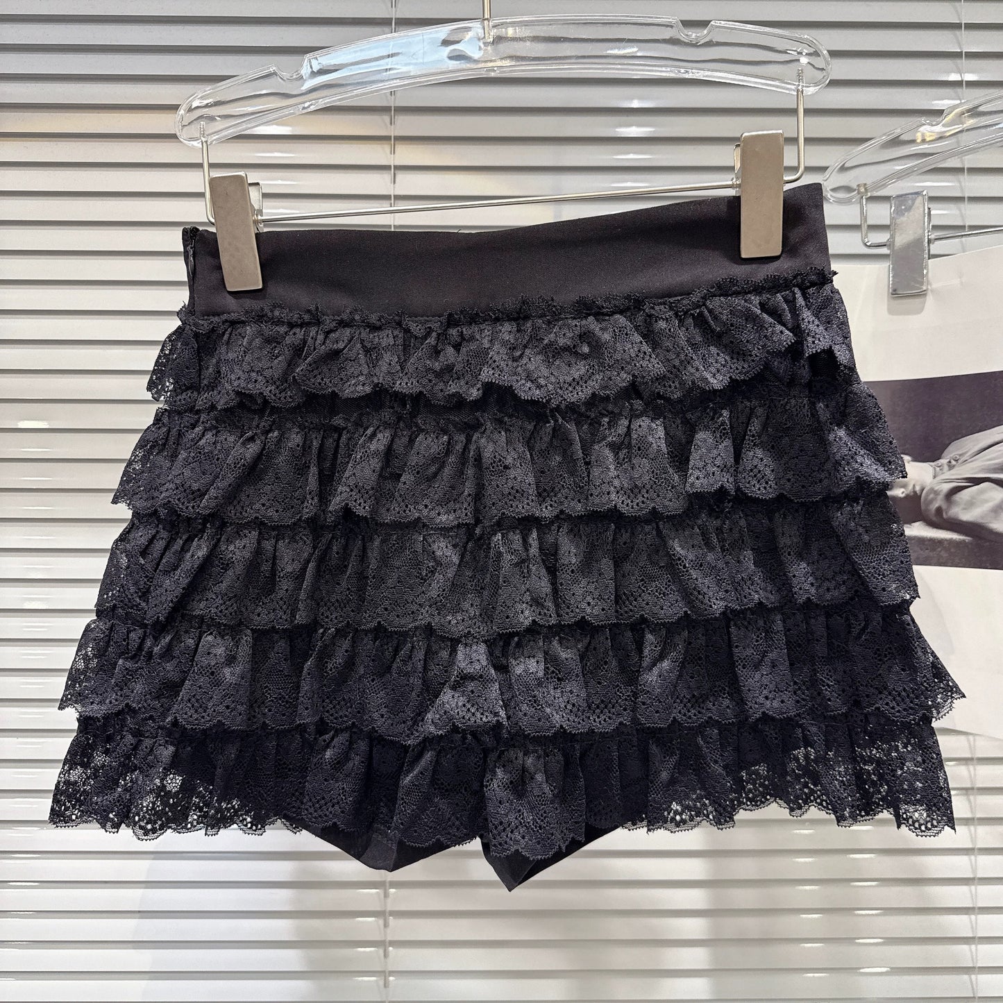 Popular online style, 2025 autumn new French sweet multi-layered pleated lace short skirt, cake skirt, midi skirt