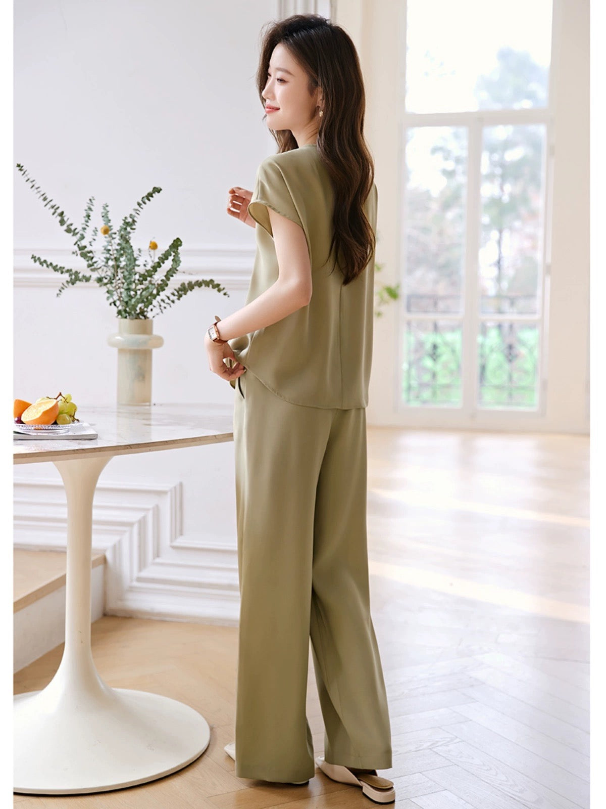 Mohan Yimei design minimalist high-end commuter workplace vest suit for women 2024 summer new suit